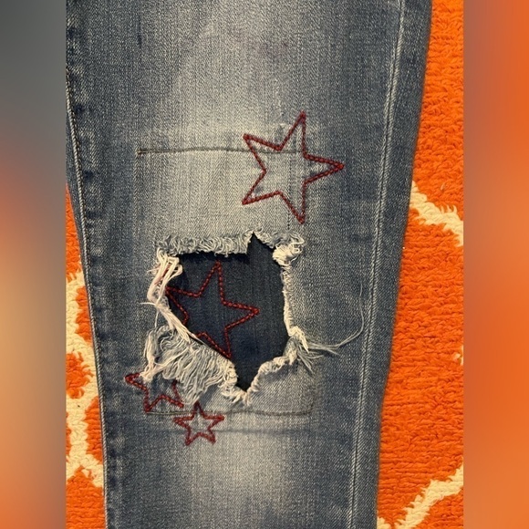 Rock & Republic size 6 blue distressed jeans - Picture 4 of 12